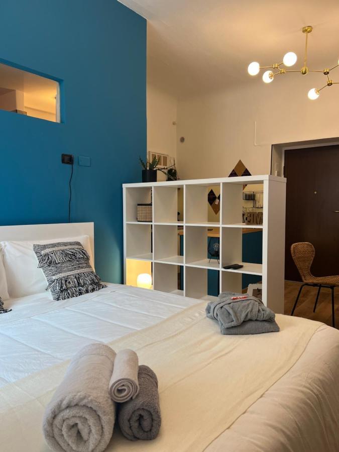 Regina Milano Ai Navigli - Sky Tv, Wifi And Breakfast Box Milão Exterior foto